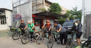 Bansos Pada Keluarga Narapidana Tidak Mampu dan Gowes Keliling (GOKIL) di Lakukan Lapas Kelas IIA Cikarang