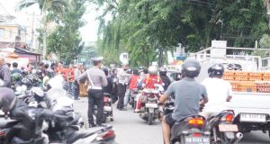 Satgas Operasi Mantap Praja Kapuas Polda Kalbar Laksanakan Pengamanan dan Gatur Lalin di Kediaman Paslon Gubernur Nomor Urut 2