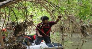 Rehab Kali Cikarang Rutin Bersihkan Sampah dan Pohon Tumbang, Ajak Perusahaan Berkontribusi