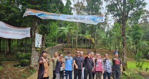 Pelihara Kelestarian Alam, KALACAKRA Tanam Pohon dan Pelepasan Ikan di Gn. Salak