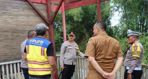 Kapolres Pidie Jaya dan Kepala PUPR Aceh Bersinergi Tinjau Longsor di Jalur Vital Banda Aceh-Medan