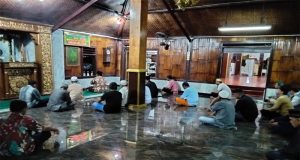 Tawasulan Malam Jum’at di Bulan Rajab di Masjid Al-Alam Cilincing Jakarta Utara
