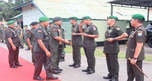 Komandan Korem 121/Abw Terima Kunjungan Panglima Briged 3 TDM Seri 2 tahun 2024 di Makodim 1204/Sgu