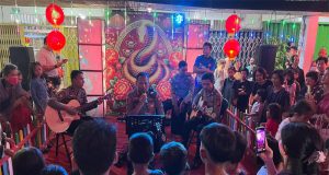 Meriah dan Unik, Kapolres Landak Bersama Gita Rajawali Menghibur Warga Dengan Musik dirangkaian Ceria Imlek