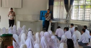“Police Goes to School”: Upaya Polres Karimun Edukasi Pelajar Tentang Keselamatan Berlalu Lintas