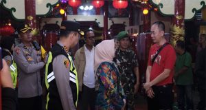 Wujudkan Rasa Aman di Malam Imlek 2576, Personil Gabungan Amankan Lokasi Ibadah