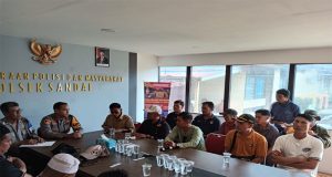 Jaga Kondusifitas Wilayah Pasca Keributan Dalam Turnamen Sepak Bola, Kapolsek Sandai Gelar Pertemuan Bersama Tokoh Masyarakat