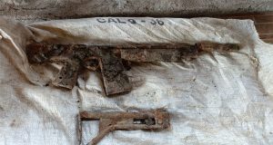 Warga Kilo Poso Temukan Senpi Rakitan Saat Gali Lubang Di Halaman Belakang Rumah