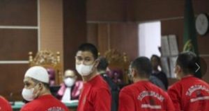 Sepuluh Mantan Polisi Polresta Barelang Jalani Sidang Perdana Perkara Sabu