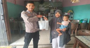 Polsek Ledo Salurkan Bantuan Sosial untuk Anak Stunting di Kecamatan Ledo
