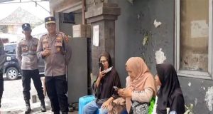 Kapolsek Gilimanuk Sampaikan Pesan Kamtibmas Kepada Pengguna Jasa Pelabuhan Melalui Program “Jumat Curhat”