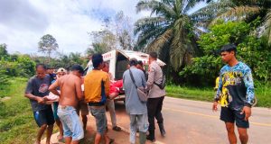Dengan Sigap, Anggota Polsek Nanga Tayap Polres Ketapang Datangi TKP Laka Tunggal 1 Korban Meninggal Dunia