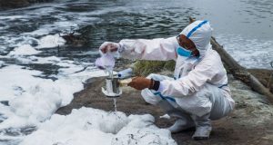 Pencemaran Limbah PT Tjiwi Ke Sungai Brantas Mencederai Jutaan Pelanggan PDAM Dan Pengguna Air Bersih Di Jatim