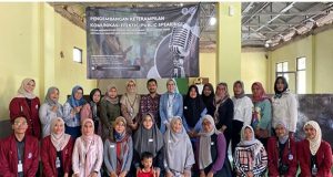 Dosen UM Bandung Gelar Pelatihan Public Speaking untuk Kader PKK dan Posyandu