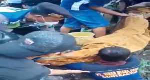 Mayat Wanita Cantik Tanpa Busana Ditemukan Mengambang di Pintu Air Kalimalang