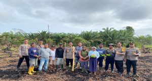 Pamatwil Polda Kalbar Hadiri Penanaman Jagung di Desa Sungai Ringin