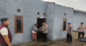 Kapolres Beltim Cepat Tanggap Bencana, Salurkan Bansos Ke Korban Puting Beliung