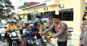 Polres Belitung dan Bhayangkari Berbagi Berkah Ramadan 1446 H kepada Masyarakat