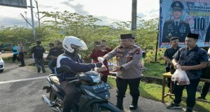 Wujud Peduli Polri, Kapolres Beltim Bersama Insan Pers Berbagi Takjil Di Bulan Suci Ramadhan 1446 H