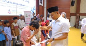 Bulan Suci Penuh Keberkahan, Polres Metro Bekasi Gelar Buka Puasa Bersama dan Santuni Anak Yatim serta Kaum Dhuafa
