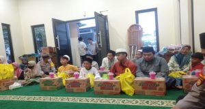 Polsek Tarumajaya Berbuka Puasa Bersama Puluhan Yatim Piatu dan Disabilitas