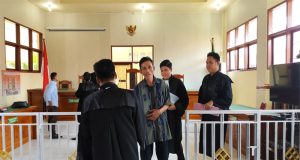 Atas Sidang Pembacaan Dakwaan Terhadap Mada Yunus Petani Kemitraan Sawit Kembali Dimejahijaukan