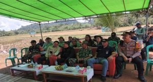 Presiden RI Gelar Zoom Meeting Panen Serentak, Kapolsek dan Forkopimcam Sengah Temila Turut Serta