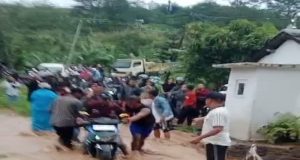 Banjir Air Lumpur Sehingga Mengakibatkan Akses Warga Tertutup, Dampak Dari Gunung di Kupas Untuk di Jadikan Perumahan