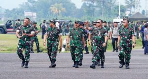 Jelang Upacara Tradisi Kehormatan Militer, Panglima TNI Cek Kesiapan di Batujajar
