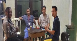 Ketua RW 09 Kelurahan Lagoa Bersama Bhabinkamtibmas Adakan Piket Malam Untuk Antisipasi Tawuran dan Siskamling