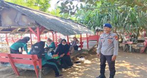 Sat Polairud Polres Ketapang Laksanakan Pengamanan Tempat Wisata Pantai Pecal