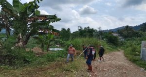LSM Garda Pattriot Bersatu di Bawah Kepemimpinan Ketua DPD Agus Deni/Dangong Giat Kerjabakti Bersih-Bersih Jalan