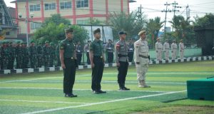 Personel TNI – Polri di Kalbar Khidmat Ikuti Upacara Bendera Tujuh Belasan