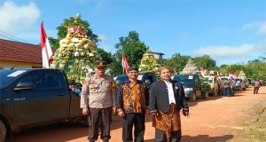 Kapolsek Jelai Hulu Pimpin Pengamanan dan Pengawalan Pawai Budaya Gerebek Suro Sedekah Bumi 2025