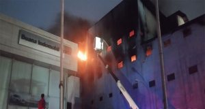 Kebakaran Toko Ban di Medan Satria Bekasi Sebabkan Kemacetan Parah Arah Jakarta