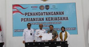 Lapas Kelas IIA Pekanbaru Teken Perjanjian Kerja Sama dengan BPJS Kesehatan dan Rumah Sakit PMC, Wujudkan Pelayanan Kesehatan Prima bagi Warga Binaan
