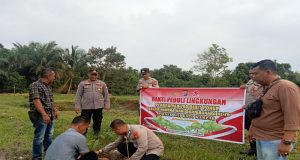 Polsek XIII Koto Kampar Tanam 50 Bibit Pohon di Hari Bhayangkara ke-79, Wujudkan Kepedulian Lingkungan!
