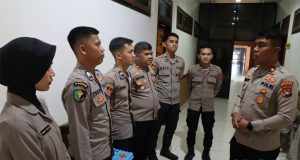 Wakapolres Beltim Bersama Si Dokkes Cek Kesehatan Tahanan