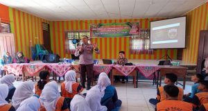 Polsek Tapung Hilir Beri Penyuluhan Bahaya Judi Online di MPLS-SMAN 1 Tapung Hilir