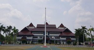 Seiring Tidak Sejalan Serumpun Tidak Sebalai Kelakar Kik Berai