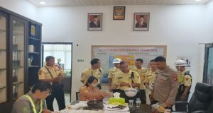 Polsek Nanga Tayap Laksanakan Pengamanan Tes Urine Karyawan di PT. Lanang Sawit Emas
