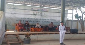Penutupan MPLS SMA Negeri 1 Cikembar Diwarnai Aksi Peduli Lingkungan