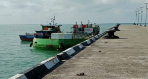 Dugaan Pembongkaran BBM di Pelabuhan Umum Dabo Singkep Tidak Resmi, Semua Oknum Sudah di Sanggah
