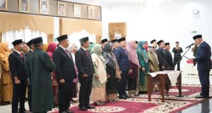 Lantik 25 Pejabat Manajerial, Gubernur Mahyeldi Tegaskan Komitmen Pelayanan Publik