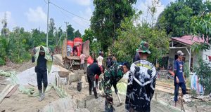 Satgas TMMD Reguler ke-125 Bersama Masyarakat Mulai Kerjakan Rabat Beton