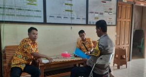 Cegah Karhutla dan Gangguan Kamtibmas, Bhabinkamtibmas Polsek Nanga Tayap Intensifkan Sambang Warga di Desa Tajok Kayong