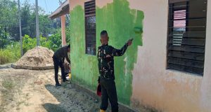 Kukuhkan Semangat Toleransi di Gambir Satgas TMMD Reguler ke-125 Kodim 1202/Skw Bangun Ulang Pekong dan Rehab Gereja