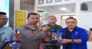 Polres Pidie Terima Penghargaan dari Ketua PWI Aceh dalam Konferkab VII PWI Pidie