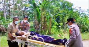 Kapolres Singkawang Evakuasi Lansia Terlantar, Wujud Kepedulian terhadap Sesama