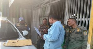 Satpol PP Kec. Tarumajaya Lakukan Pendataan Bangunan Liar di Desa Pantai Makmur